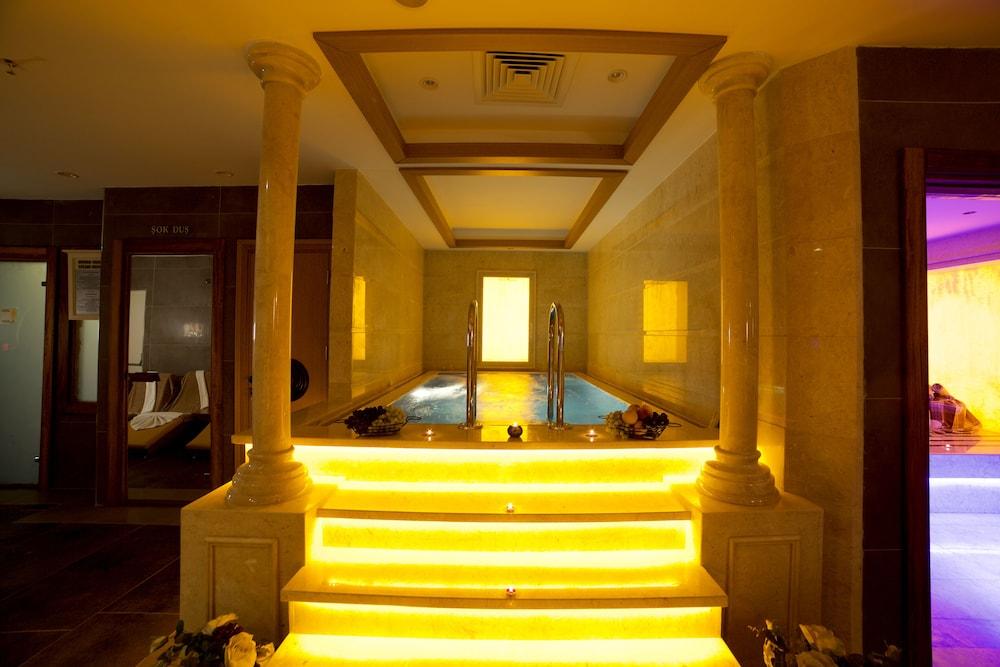 Icon Hotel 4*