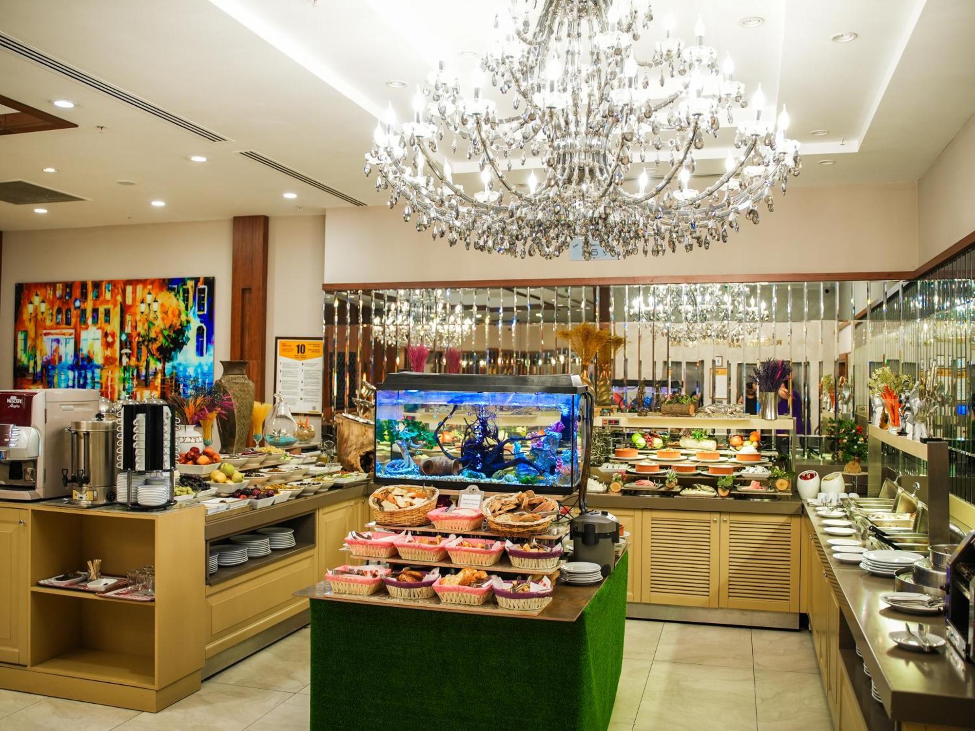 Icon Hotel 4*